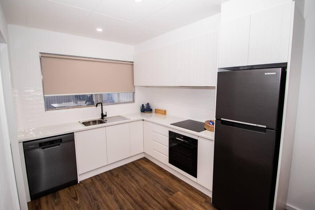 Willow Court Unit 4 Apartment Броукън Хил Екстериор снимка