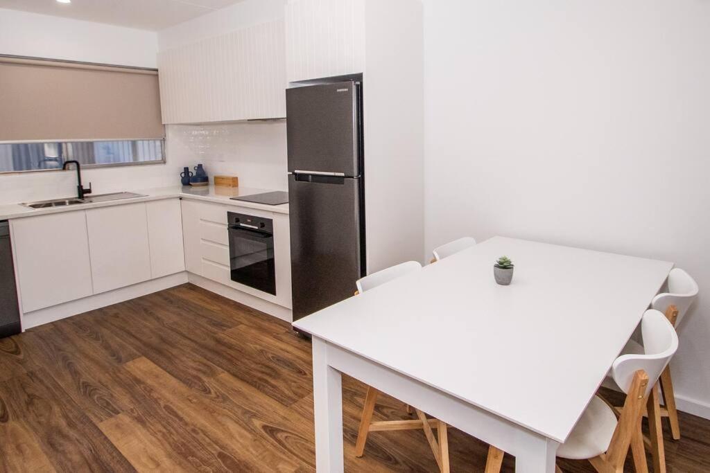 Willow Court Unit 4 Apartment Броукън Хил Екстериор снимка